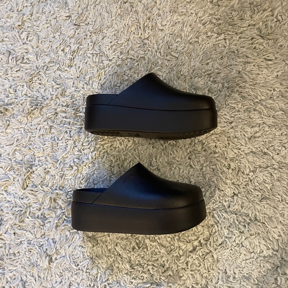 Crocs Dylan Platform Clogs